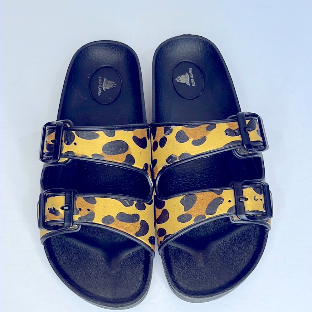 Aloha Island Leopard Print Sandals Buckles size 9M USED excellent condition